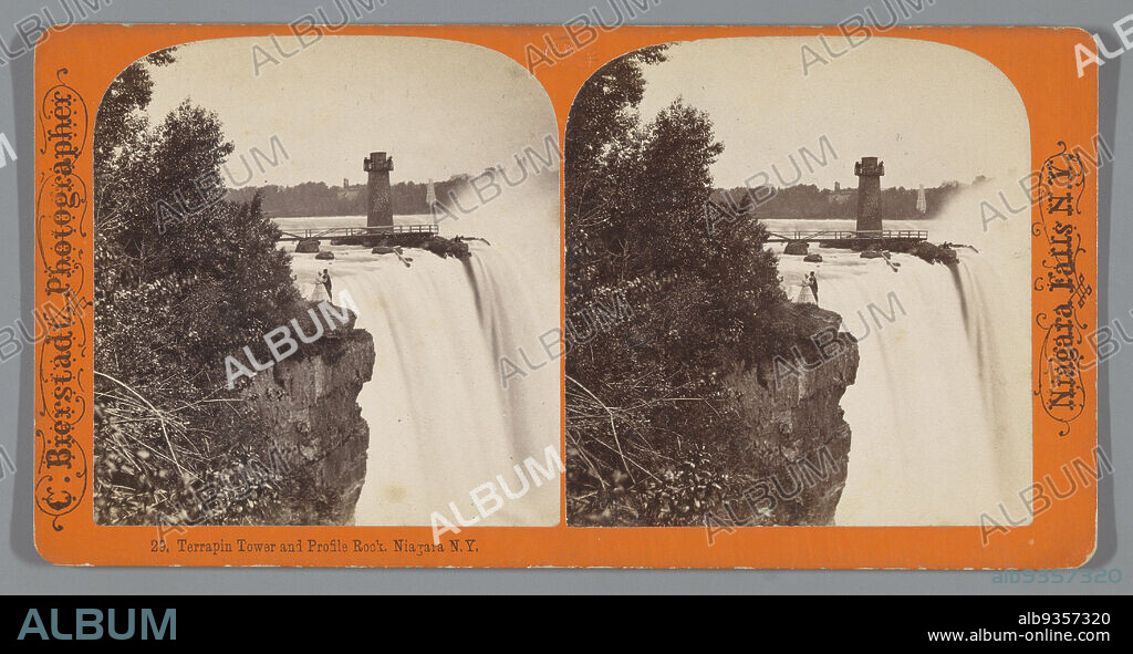 Couple on a rock ledge near Niagara Falls, with Terrapin Tower, Terrapin tower and Profile Rock in the background. Niagara N.Y. (title on object), Charles Bierstadt (mentioned on object), Niagara Falls, 1867 - 1891, cardboard, paper, albumen print, height 88 mm × width 173 mm.
