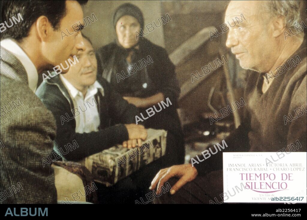 PELICULA , TIEMPO DE SILENCIO , 1986. BASADA EN LA NOVELA HOMONIMA DE LUIS MARTIN SANTOS. DIRECTOR , VICENTE ARANDA. ACTORES , FRANCISCO RABAL , IMANOL ARIAS.