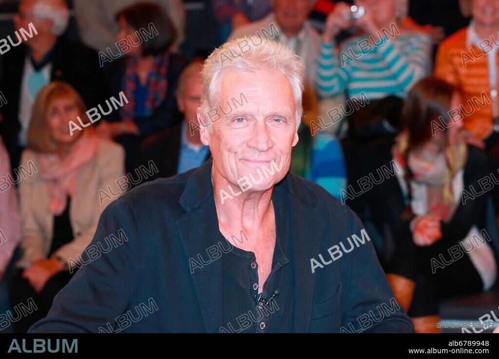 Robert Atzorn - der deutsche Schauspieler zu Gast bei der Talkshow Markus Lanz am 10.09.2013 in Hamburg. KEINE PERSOENLICHKEITSRECHTE VORHANDEN, NUR FUER REDAKTIONELLE VERWENDUNG, KEINE WERBUNG. KEINE WEITERGABE AN DRITTE.