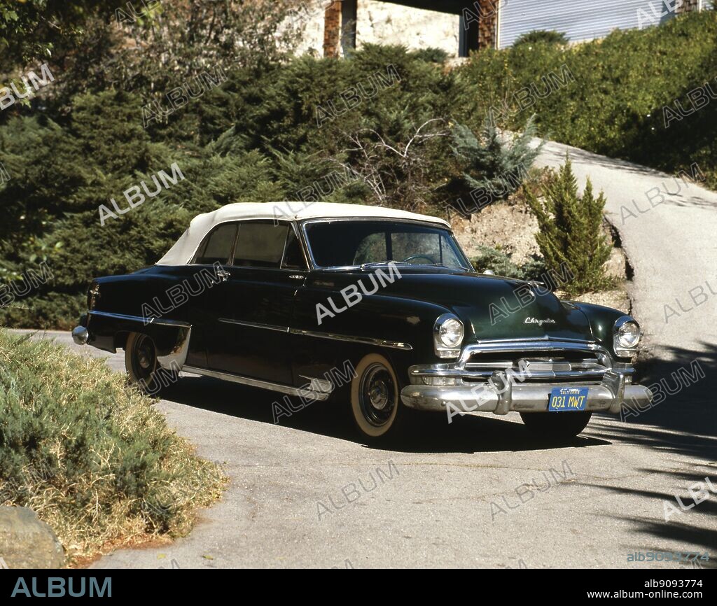 Transport Road 1954. Chrysler Windsor Convertible. ©TopFoto.