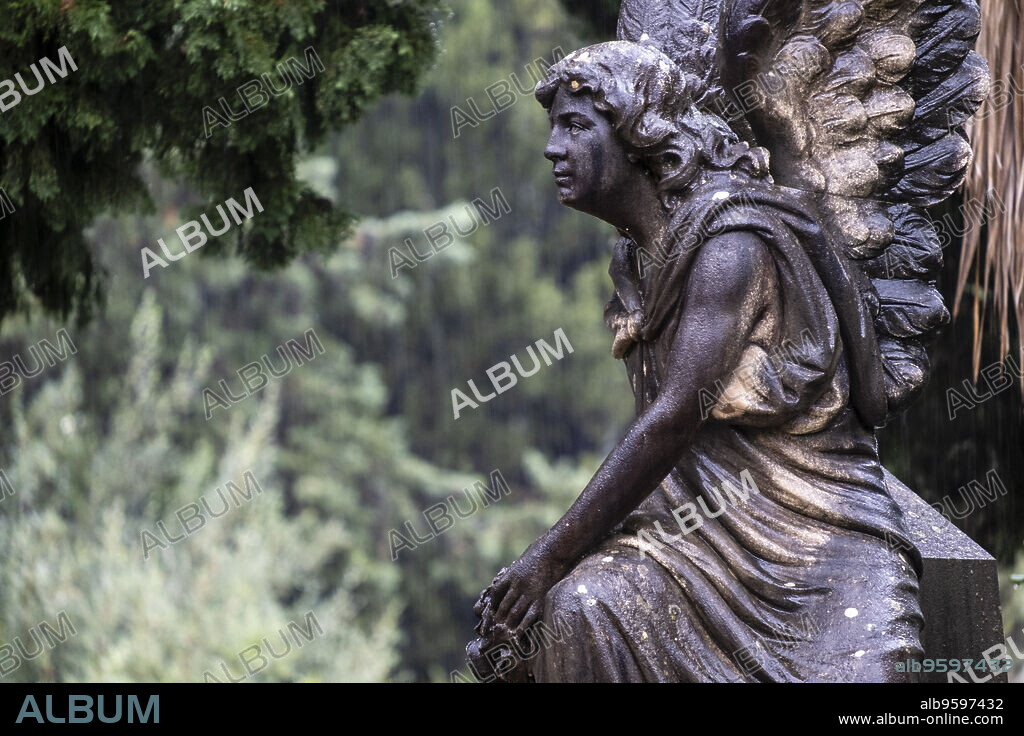 sculptural ensemble of the parthenon owned by the Darder Ferrer, black angel, Soller cemetery, Mallorca, Balearic Islands, Spain.