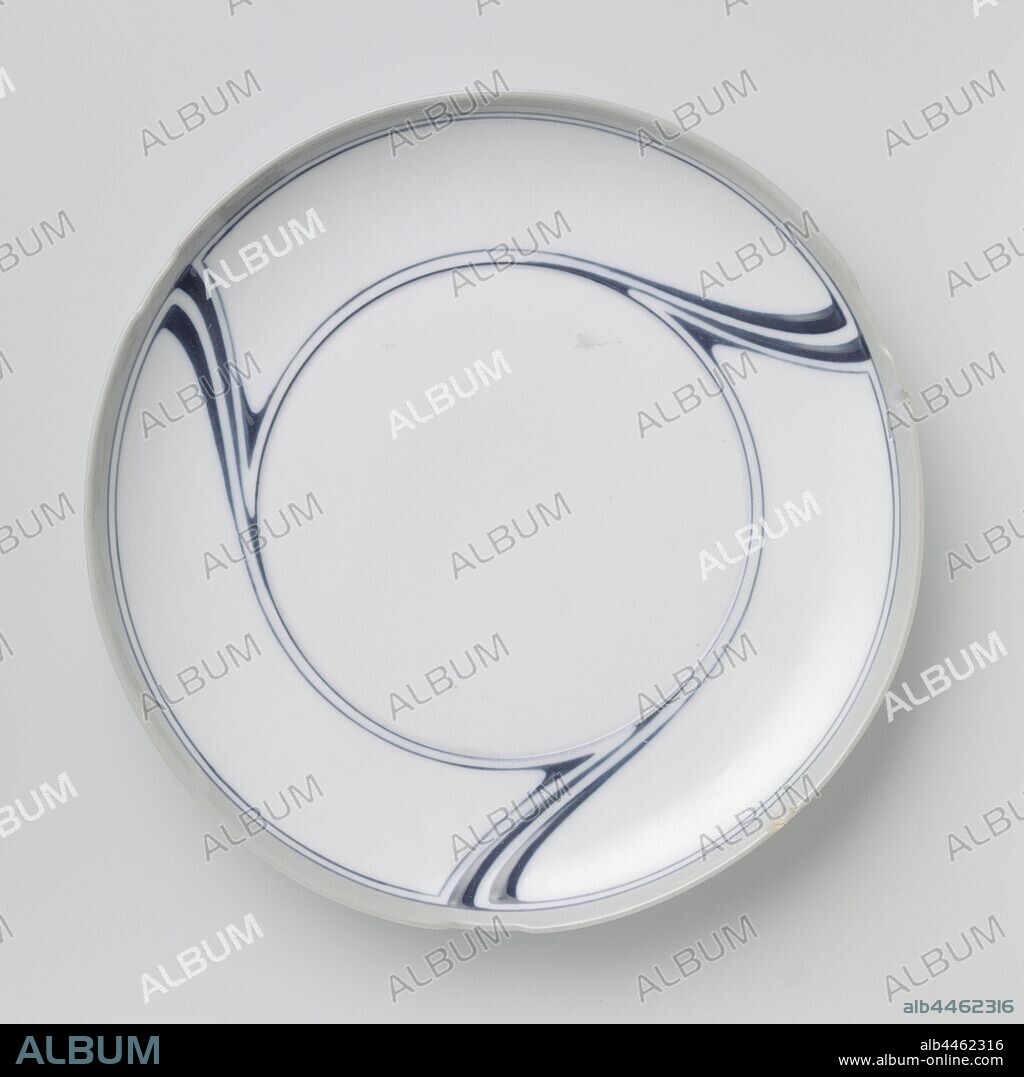 Plate from the 'Saxonia' coffee and tea set, Plate from porcelain, painted in blue and gray. The plate is part of the Saxonia coffee and tea set. The sign is marked., Meissener Porzellan Manufaktur, Meissen, c. 1904, porcelain (material), uranium oxide, h 2.5 cm × d 21.6 cm × w 428 gr.