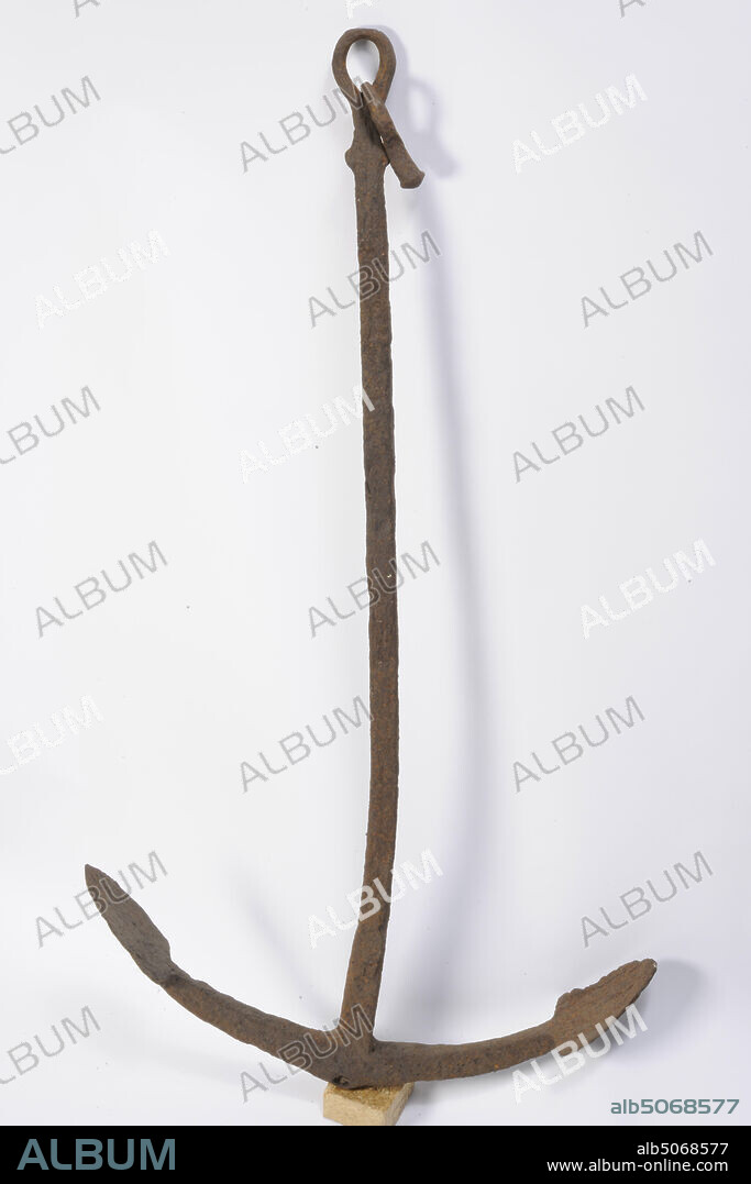 Anonymous, 18th century, forged, Two-bladed forged iron ship's anchor. The anchor consists of a long vertical bar that merges into a transverse, curved, thick in the middle and thinning towards the ends, with an arrow-shaped blade at both ends. The anchor has a forged eye at the top of the long rod, through which another eye is attached. Forged to the other eye a very short straight piece that is blunt and rounded, General: 136.5 x 74.2 x 12.5cm (1365 x 742 x 125mm).