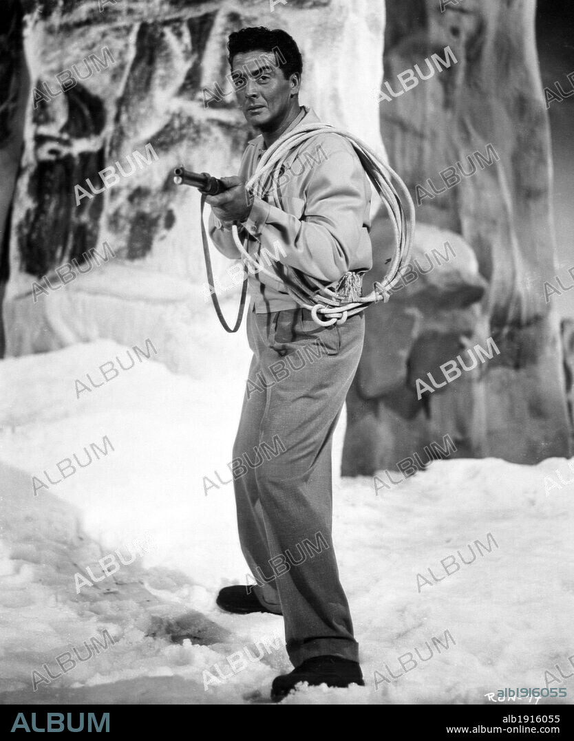 VICTOR MATURE en NIEVES TRAIDORAS, 1954 (DANGEROUS MISSION), dirigida por LOUIS KING. Copyright RKO.