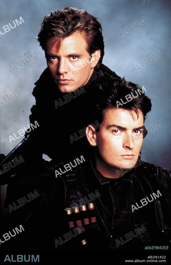 CHARLIE SHEEN y MICHAEL BIEHN en NAVY SEALS, COMANDO ESPECIAL, 1990 (NAVY SEALS), dirigida por LEWIS TEAGUE. Copyright ORION PICTURES.
