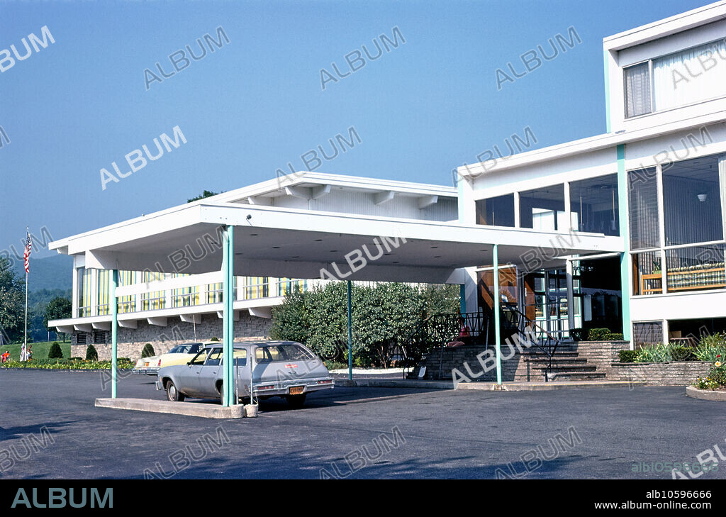 Homowack Hotel and Lodge, Spring Glen, New York, USA, John Margolies Roadside America Photograph Archive, 1977.