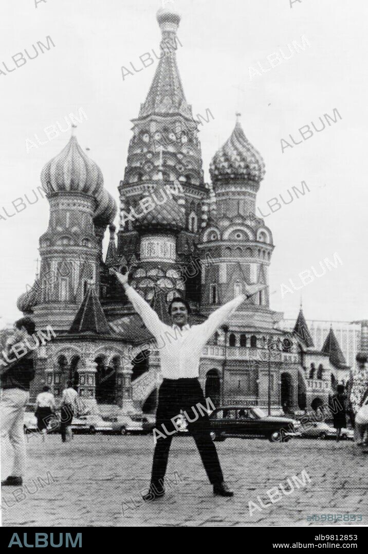 1928. Antonio Ruiz The Dancer in Moscow's Red Square.