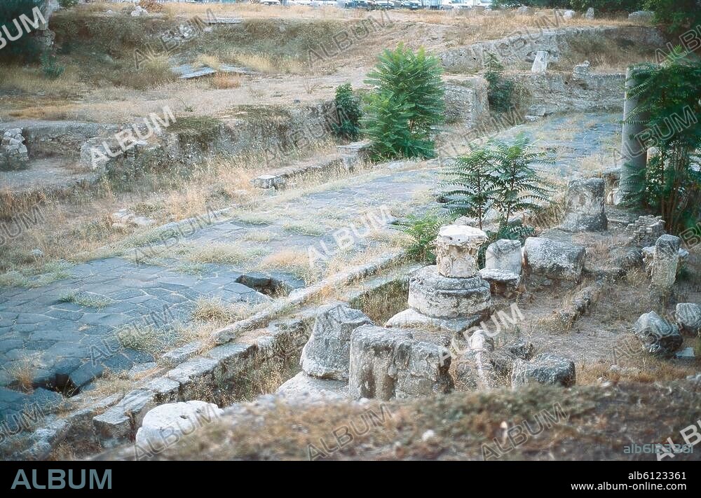 Tarsus (Prov. Mersin, Türkei), römische Straße im Stadtzentrum.-Ansicht.-Foto, undat.