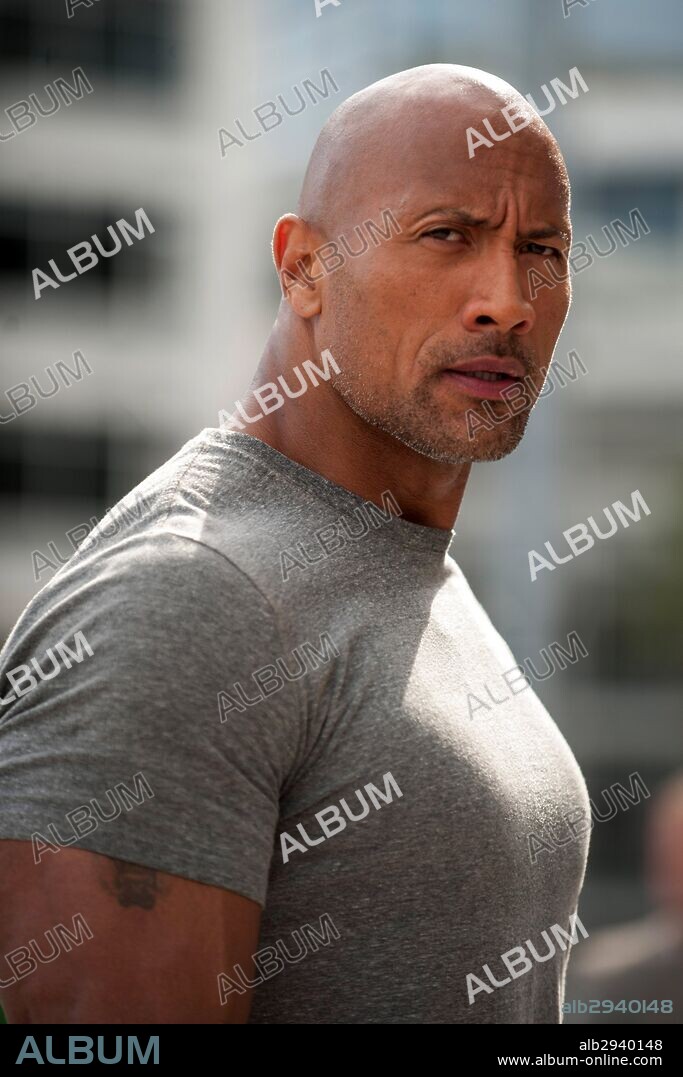 DWAYNE "THE ROCK" JOHNSON en SAN ANDRES, 2015 (SAN ANDREAS), dirigida por BRAD PEYTON. Copyright WARNER BROS/VILLAGE ROADSHOW PICTURES/NEW LINE CINEMA/FLYNN.