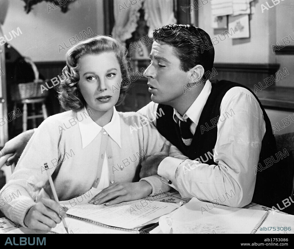 JUNE ALLYSON and PETER LAWFORD in GOOD NEWS, 1947, directed by CHARLES WALTERS. Copyright M.G.M.