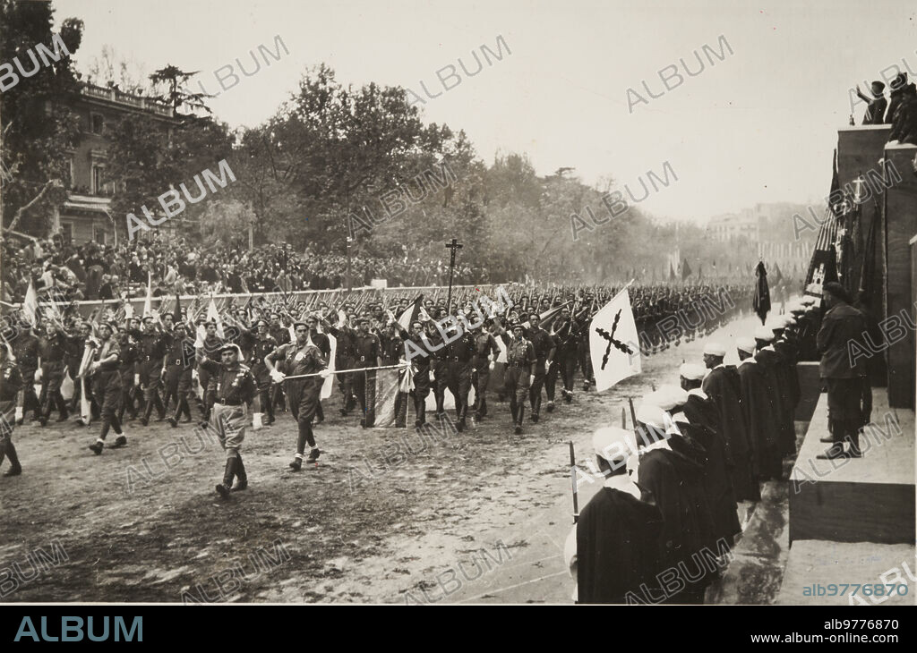 Madrid, 19/05/1939. Desfile de la Victoria tras finalizar la Guerra Civil. En la imagen, los requetés vascos y navarros.