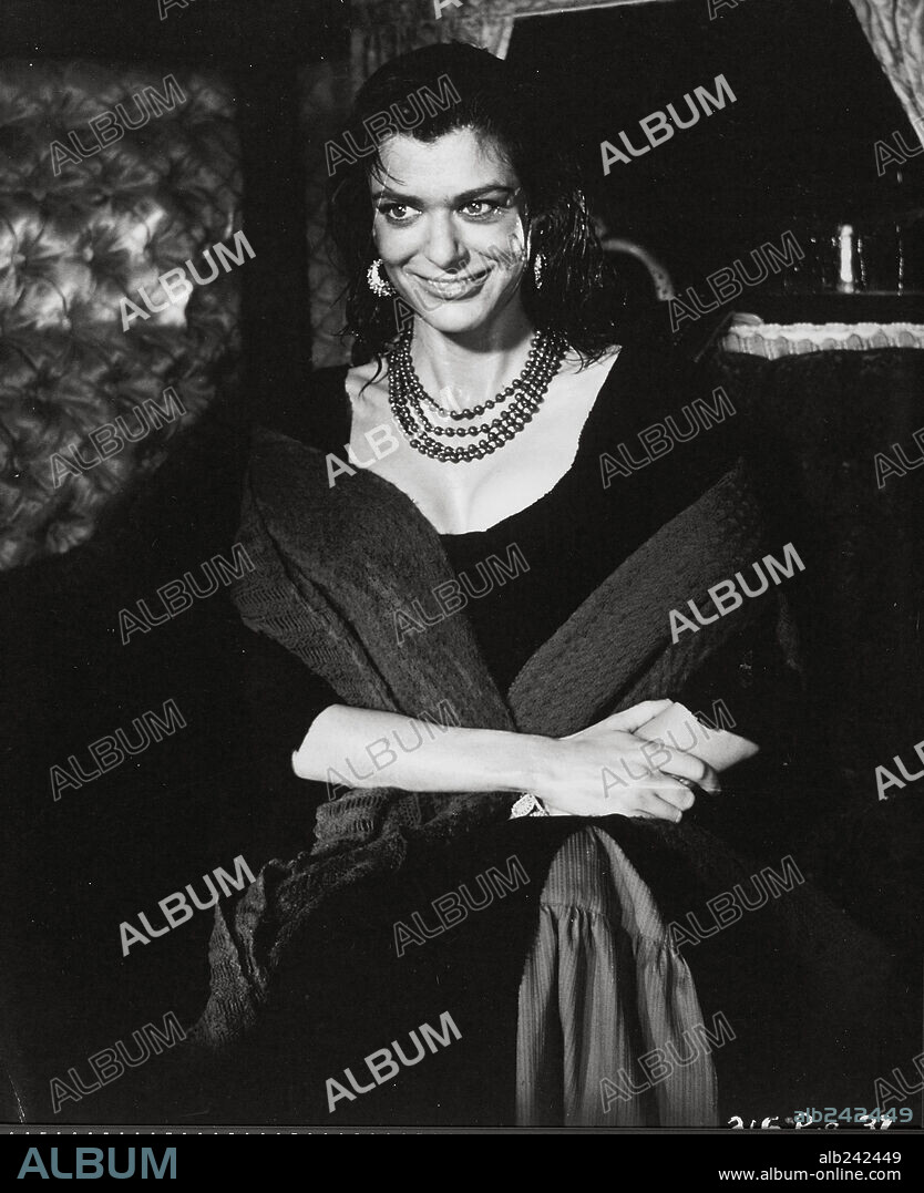 MARIA AMALIA DITE MELINA MERCOURI. MELINA MERCOURI in THE GYPSY AND THE GENTLEMAN, 1958, directed by JOSEPH LOSEY. Copyright RANK.