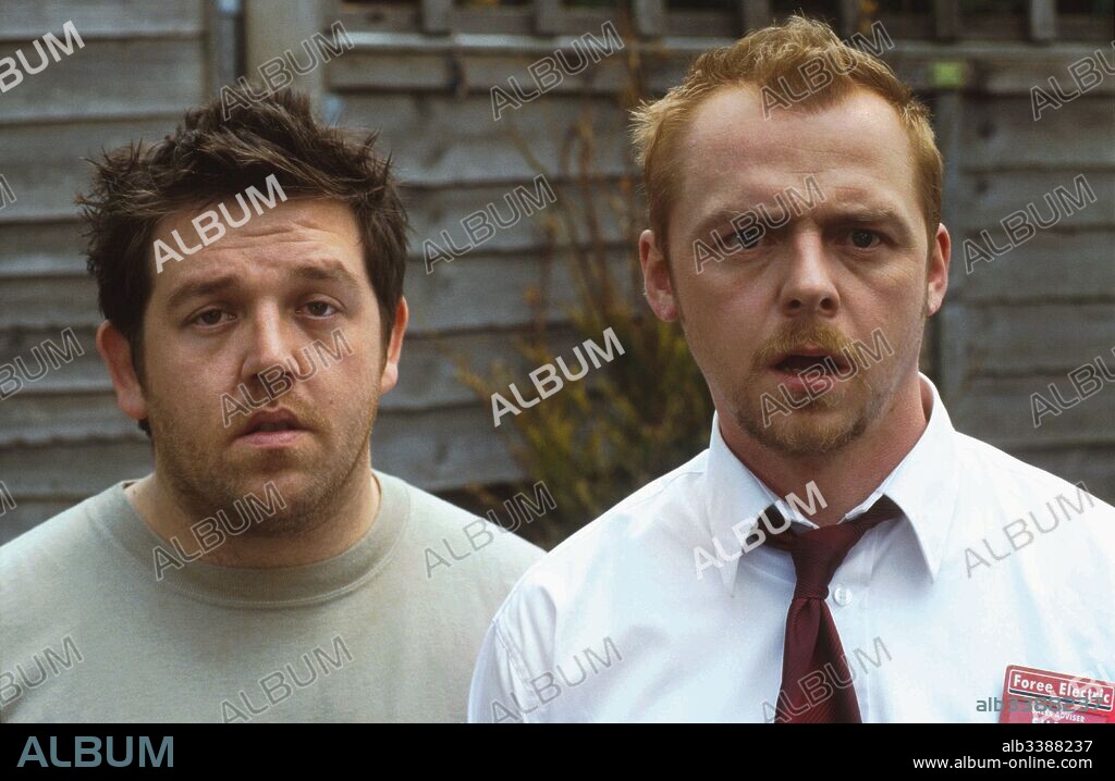 NICK FROST et SIMON PEGG dans SHAUN OF THE DEAD, 2004, réalisé par EDGAR WRIGHT. Copyright ROGUE PICTURES.