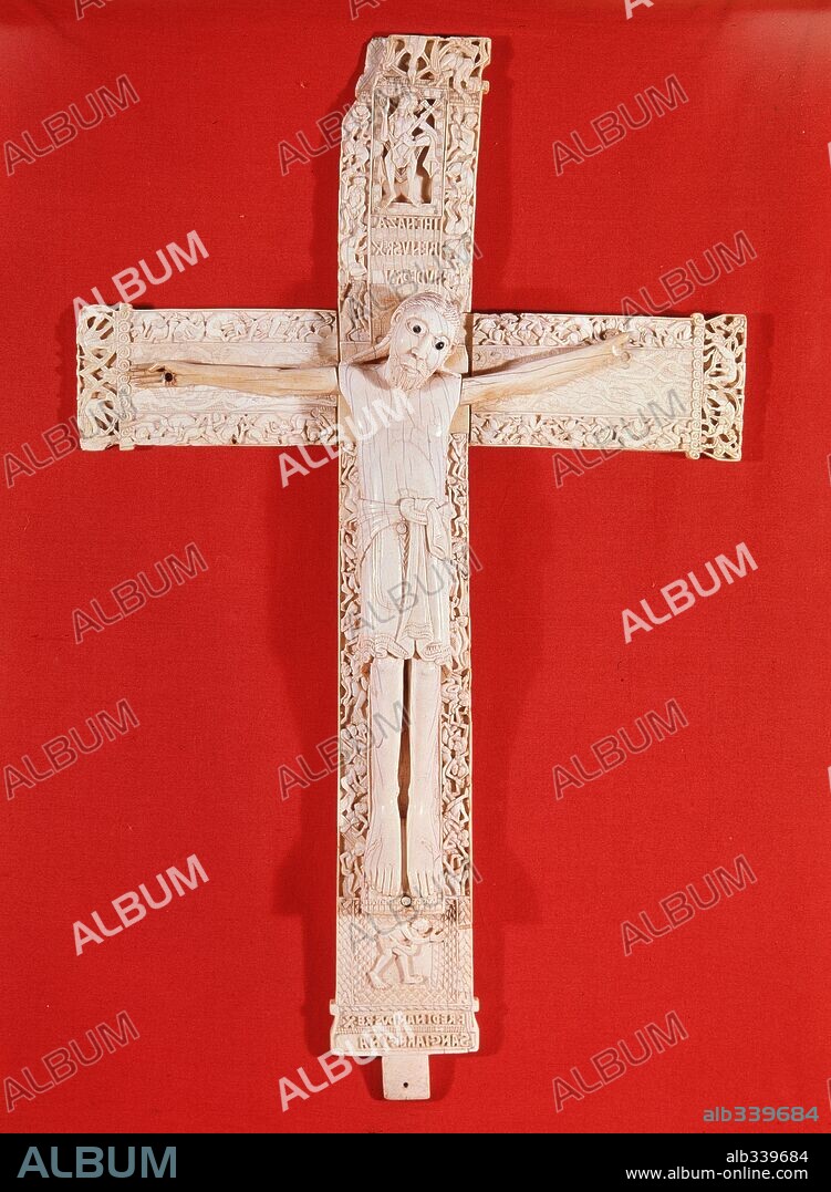 Ivory Crucifix of Ferdinand I and Queen. Sancha (obverse). XI century.