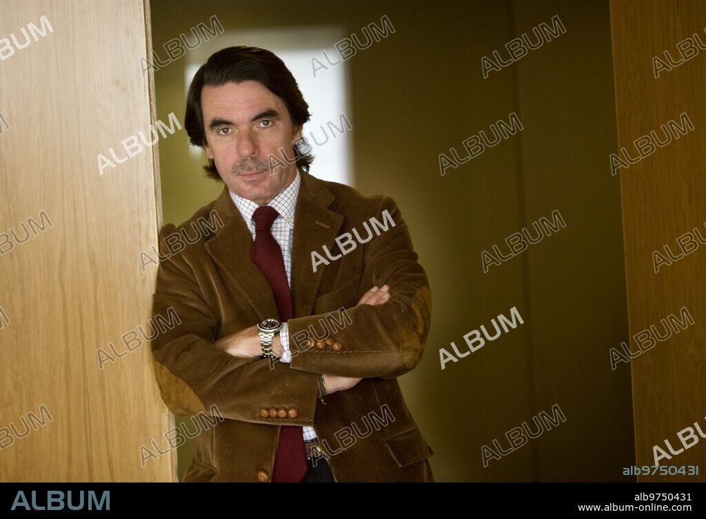 Madrid, 13 de diciembre de 2007.
Entrevista A José Maria Aznar, Ex-presidente de gobierno de España y
presidente del partido popular y de Faes.
Foto: Ignacio Gil.     ....Archdc... 
Ignacio Gil.