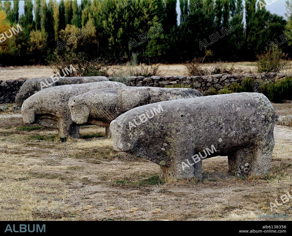 TOROS DE GUISANDO - ESCULTURA CELTIBERICA - SIGLOS III/ II AC.