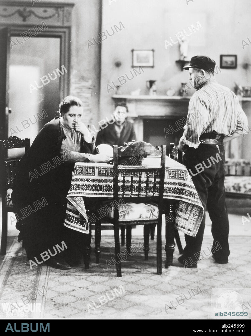 SARA ALLGOOD in THE SHAME OF MARY BOYLE, 1930 (JUNO AND THE PAYCOCK), directed by ALFRED HITCHCOCK. Copyright BRITISH INTERNATIONAL PICTURES.