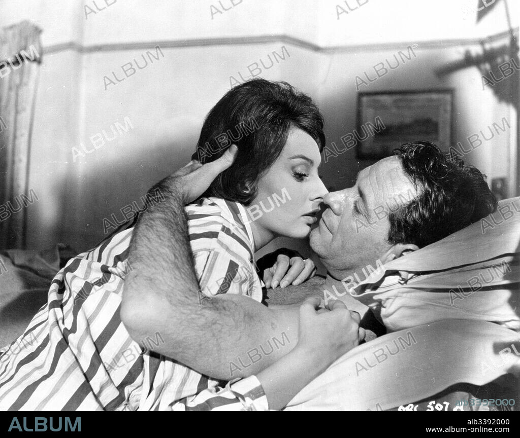 SOPHIA LOREN y WILLIAM HOLDEN en LA LLAVE, 1958 (THE KEY), dirigida por CAROL REED. Copyright COLUMBIA PICTURES.
