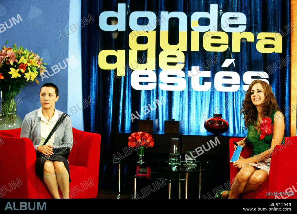 BLANCA PORTILLO y YOLANDA RAMOS en VOLVER, 2006, dirigida por PEDRO ALMODOVAR. Copyright EL DESEO S.A.