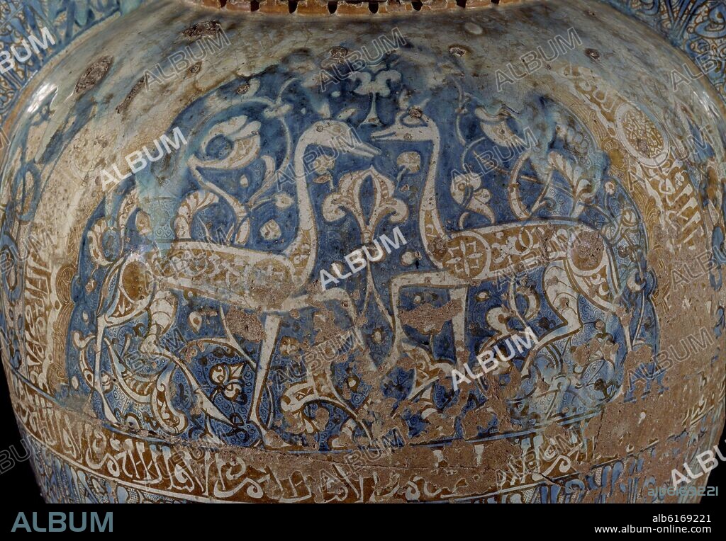 JARRON DE LAS GACELAS - DETALLE - GACELAS AFRONTADAS ANTE HOM O ARBOL VIDA - SIGLO XV.