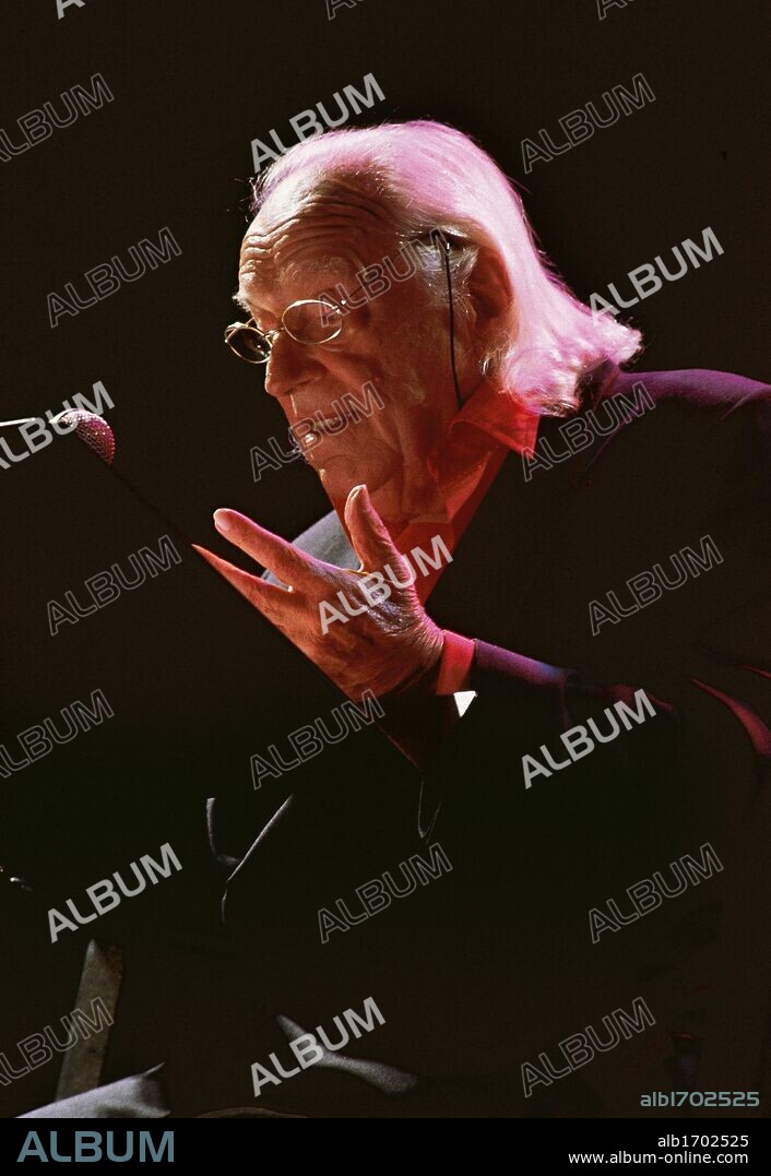 Rafael Alberti (Puerto de Santa María,1902Puerto de Santa María,1999). Poeta español, adscrito a la Generación del 27. En 1925 obtuvo el Premio Nacional de Literatura por su primer libro "Marinero en tierra".