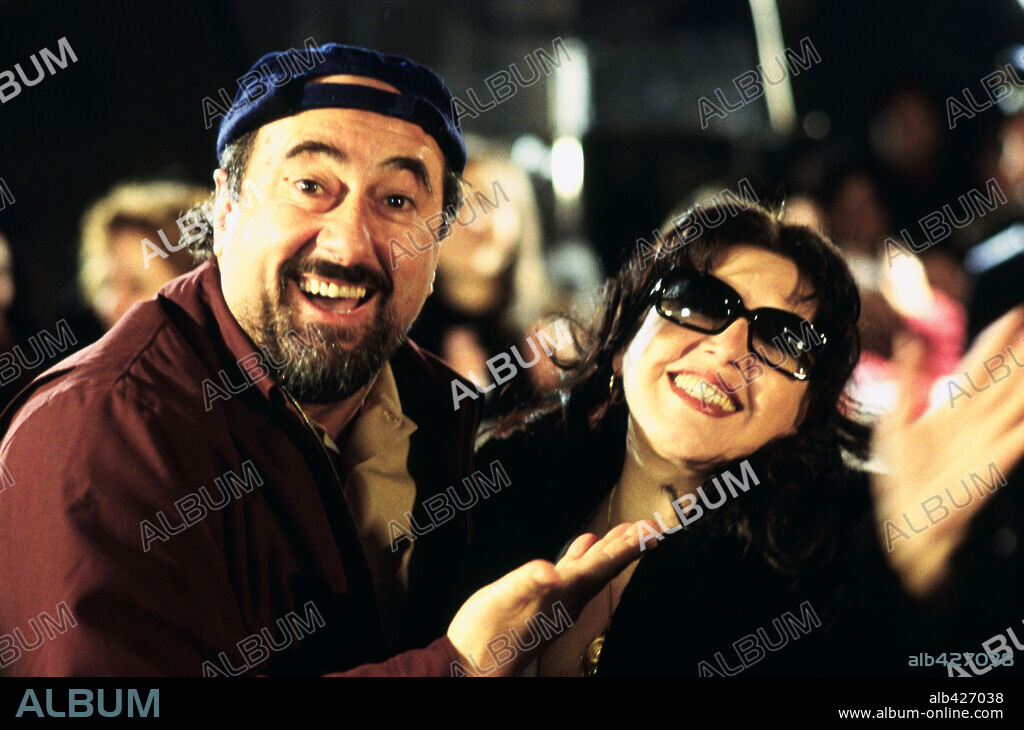 LOLES LEON in DESCONGELATE, 2003, directed by DUNIA AYASO and FELIX SABROSO. Copyright EL DESEO S.A.