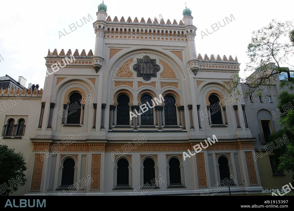 REPUBLICA CHECA. PRAGA (PRAHA). SINAGONA ESPAÑOLA. Construida en el año 1868. Realizada en estilo neomorisco, según el diseño de Ignátz Ullman. Detalle arquitectónico de la fachada exterior. Josefov (Antiguo Barrio Judios). Centro Europa.