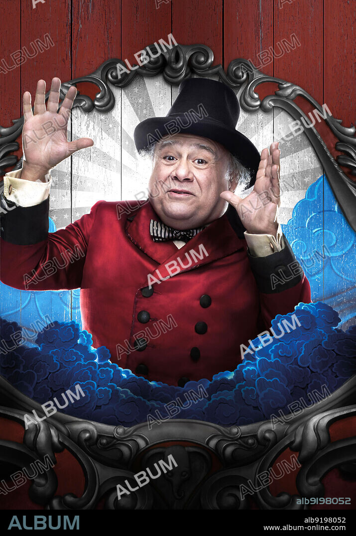 DANNY DEVITO en DUMBO, 2019, dirigida por TIM BURTON. Copyright TIM BURTON PRODUCTIONS/WALT DISNEY PICTURES.