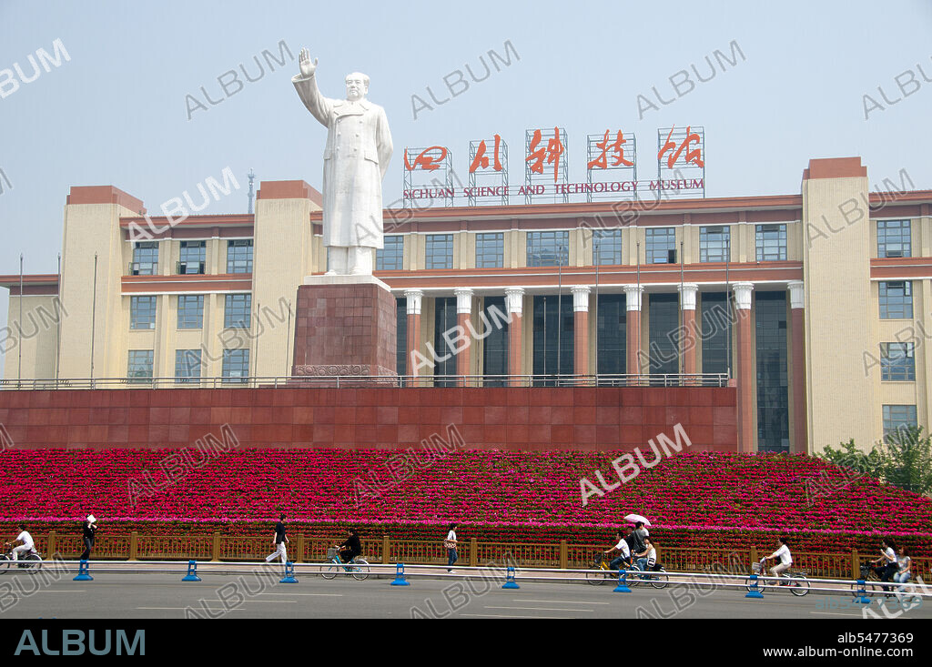 ◆MAO◆ China: Mao statue, Tianfu Square, Chengdu, Sichuan Province