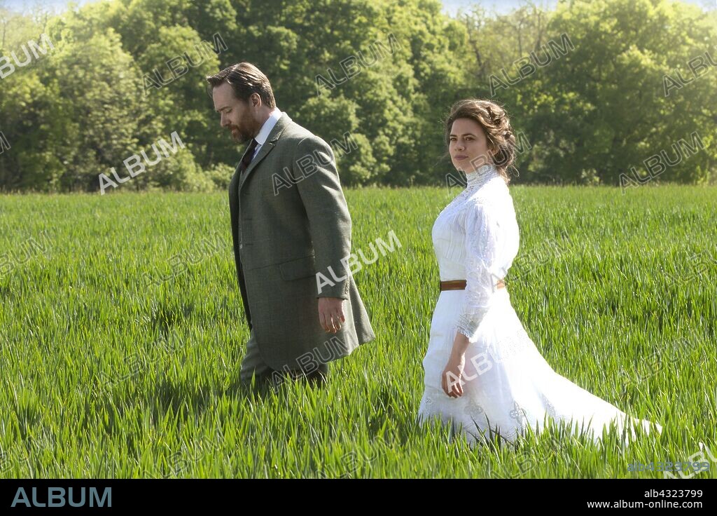 HAYLEY ATWELL und MATTHEW MACFADYEN in HOWARDS END, 2017, unter der Regie von HETTIE MACDONALD. Copyright BRITISH BROADCASTING CORPORATION (bbc).