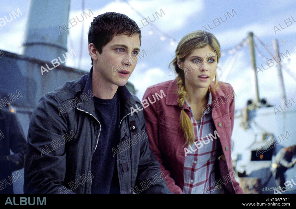 ALEXANDRA DADDARIO y LOGAN LERMAN en PERCY JACKSON Y EL MAR DE LOS MONSTRUOS, 2013 (PERCY JACKSON: SEA OF MONSTERS), dirigida por THOR FREUDENTHAL. Copyright FOX 2000 PICTURES.
