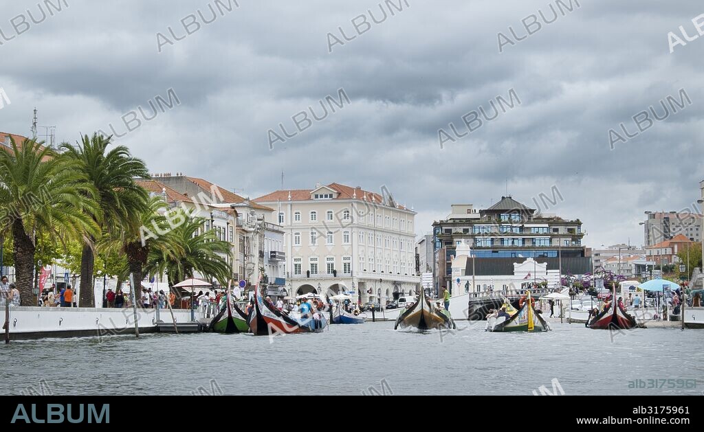 Barcos moliceiros en Aveiro.