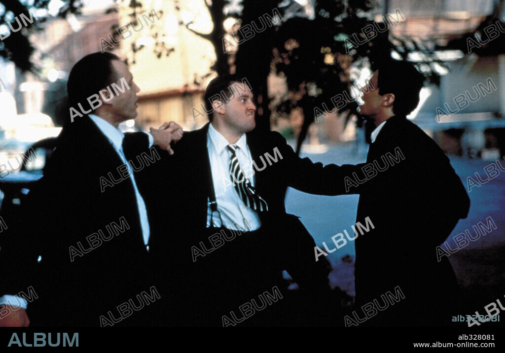CHRIS PENN and CHRISTOPHER WALKEN in THE FUNERAL, 1996, directed by ABEL FERRARA. Copyright TRI STAR PICTURES.