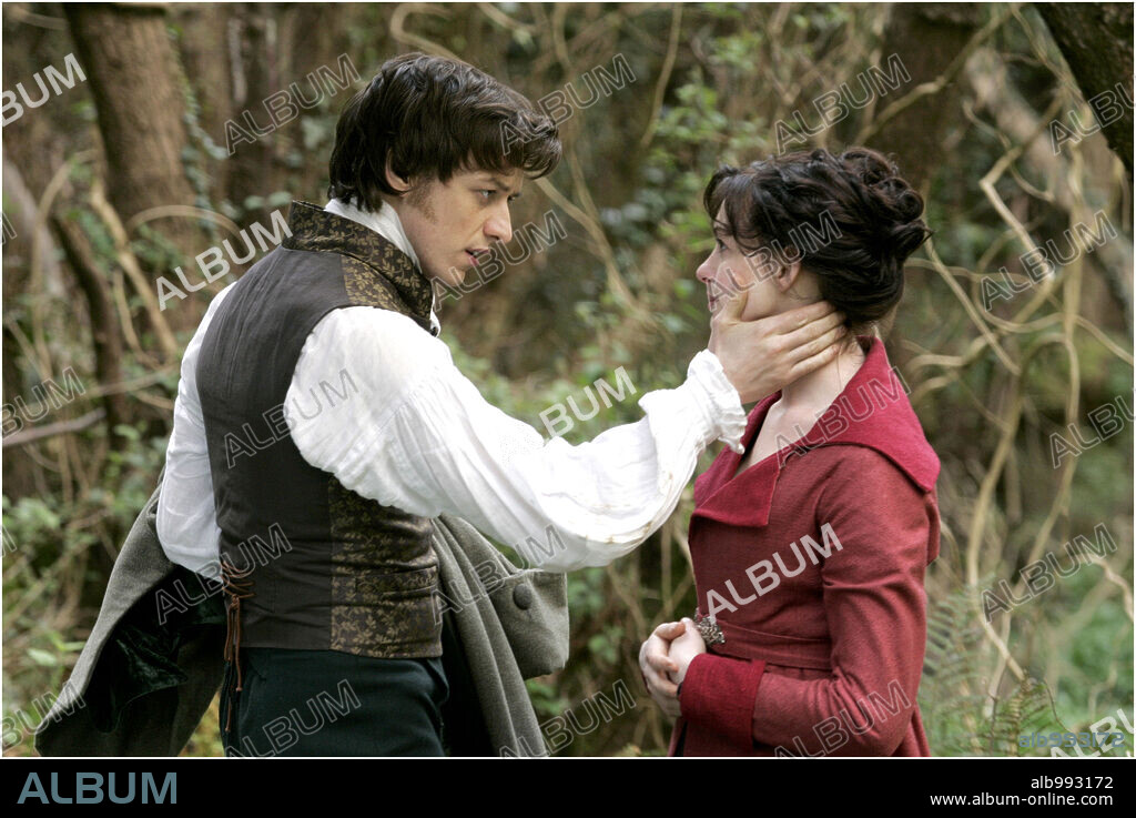 ANNE HATHAWAY und JAMES MCAVOY in BECOMING JANE, 2007, unter der Regie von JULIAN JARROLD. Copyright BLUEPRINT PICTURES/ECOSSE FILMS/OCTAGON FILMS/SCION FILMS LI.