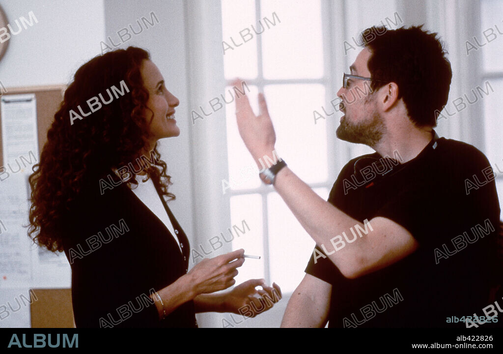 ANDIE MacDOWELL and JOHN MCKAY in CRUSH, 2001, directed by JOHN MCKAY. Copyright PIPEDREAM PICTURES/FILM FOUR FILM COUNCIL/INDUSTRY ENTERTAIN.