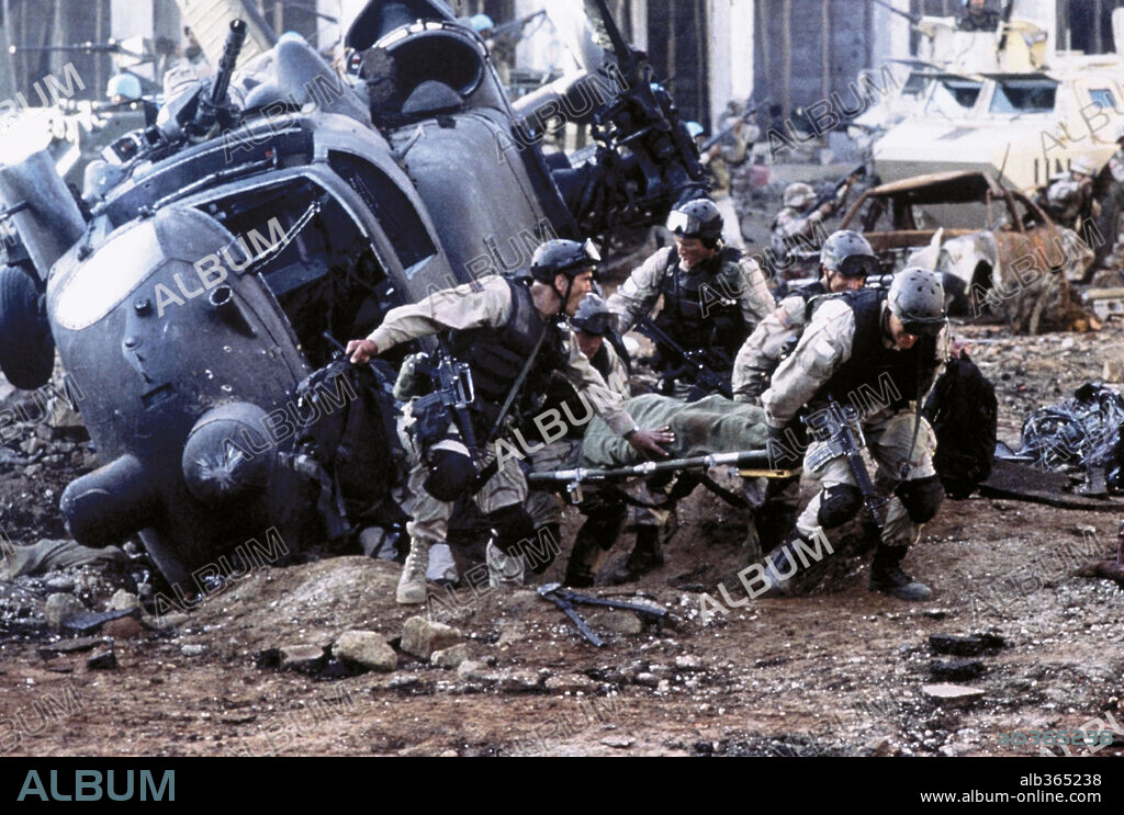 BLACK HAWK DOWN, 2001, directed by RIDLEY SCOTT. Copyright REVOLUTION STUDIOS / BALDWIN, SIDNEY.