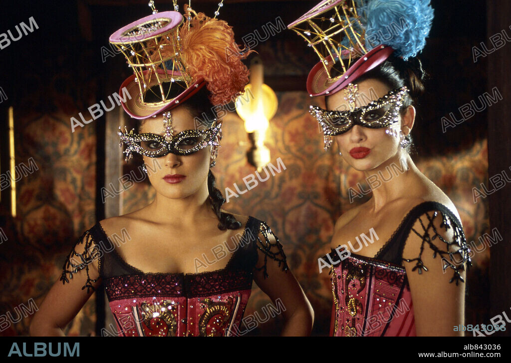 PENELOPE CRUZ y SALMA HAYEK en BANDIDAS, 2006, dirigida por ESPEN SANDBERG. Copyright 20TH CENTURY FOX.
