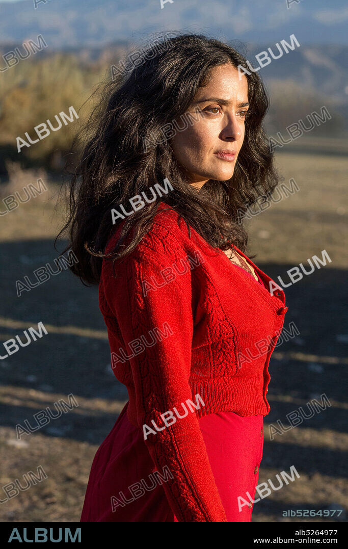 SALMA HAYEK dans THE ROADS NOT TAKEN, 2020, réalisé par SALLY POTTER. Copyright BBC FILMS.