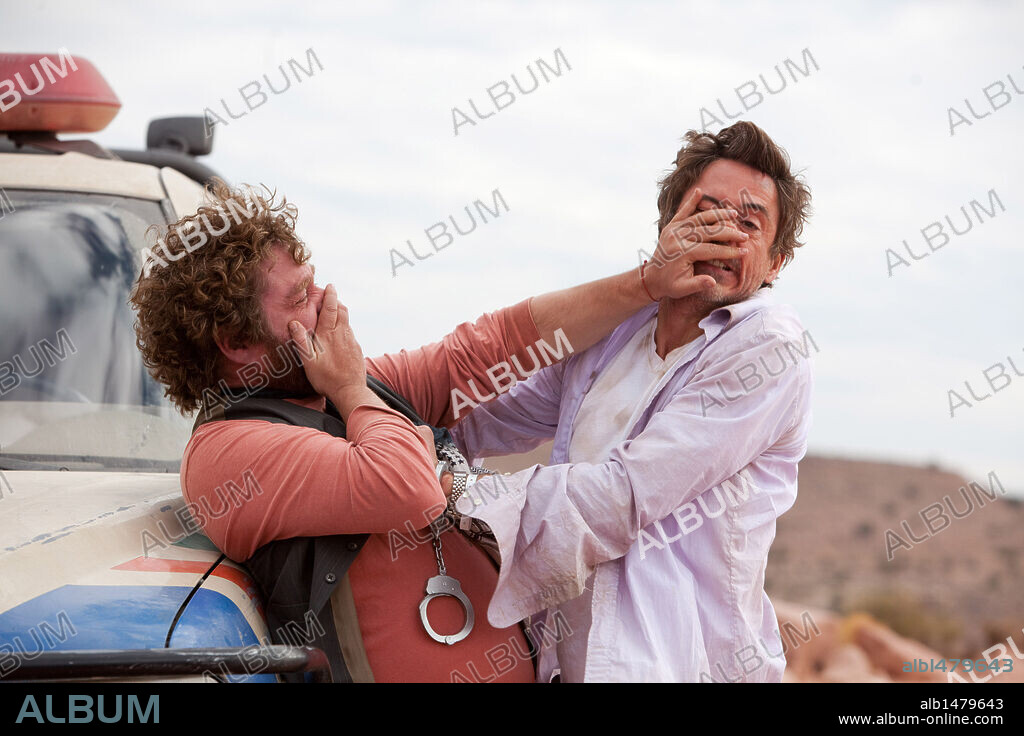 ROBERT DOWNEY JR. y ZACH GALIFIANAKIS en SALIDOS DE CUENTAS, 2010 (DUE DATE), dirigida por TODD PHILLIPS. Copyright WARNER BROS PICTURES / GORDON, MELINDA SUE.