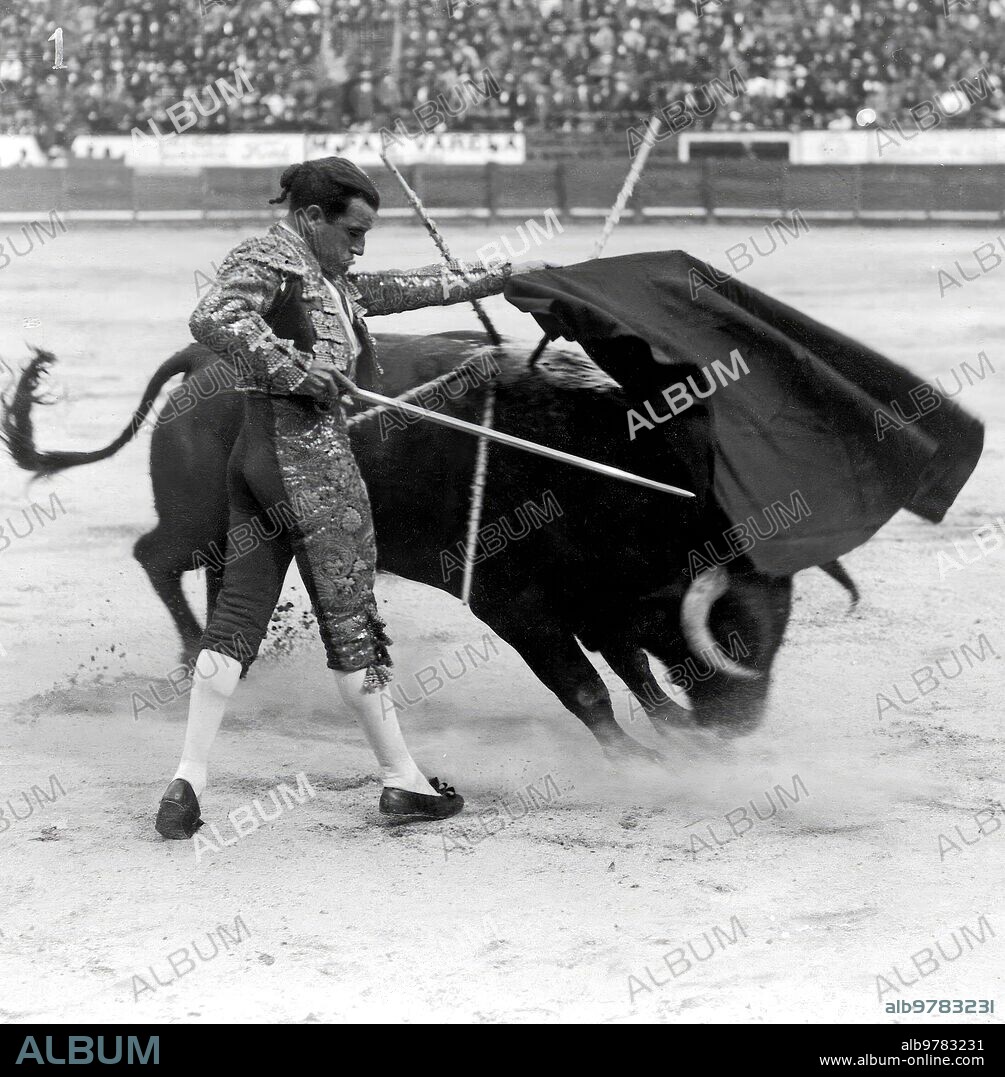 May 1926. Bullfights in Jerez, Barcelona and Madrid. Jerez: a chest pass from Juan Belmonte.