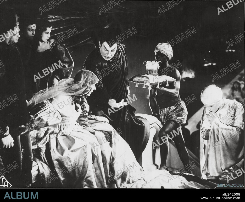 FAUSTO, 1926 (FAUST), dirigida por F. W. MURNAU. Copyright U.F.A.