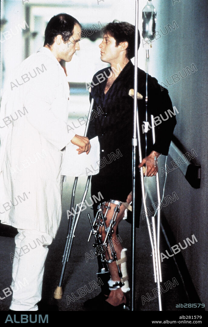 ELIAS KOTEAS y JAMES SPADER en CRASH, 1996, dirigida por DAVID CRONENBERG. Copyright ALLIANCE COMMUNICATIONS.