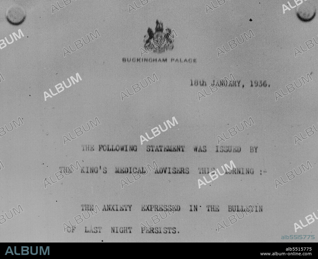 The King's Illness.First Bulletin at the Palace.Crowds gathered outside Buckingham Palace today Jan 18 to read the first Bulletin posted up on the railings shortly before O'Clock. The bulletin read 'The anxiety expressed in the bulletin of last night persists.' March 9, 1936. (Photo by The Associated Press).