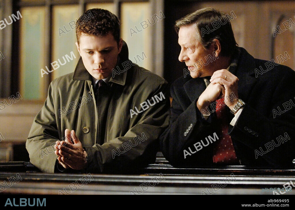 CHRIS COOPER and RYAN PHILLIPPE in BREACH, 2007, directed by BILLY RAY. Copyright DOUBLE AGENT PRODUCTIONS INC/UNIVERSAL PICTURES/SIDNEY KIMME / GIBSON, MICHAEL.