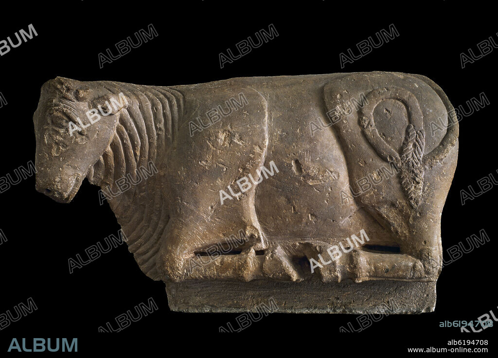 TORO DE OSUNA - ESCULTURA IBERICA - SIGLO V AC.