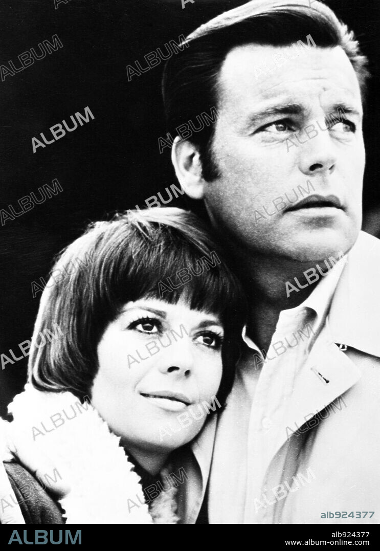 NATALIE WOOD y ROBERT WAGNER en EL ASUNTO, 1973 (THE AFFAIR), dirigida por GILBERT CATES. Copyright SPELLING-GOLDBERG PRODUCTIONS.