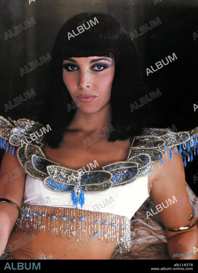Ana Belén in THE COURT OF THE PHARAOH, 1985 (LA CORTE DE FARAON), directed by JOSE LUIS GARCIA SANCHEZ. Copyright LINCE FILMS SA/TELEVISION ESPAÑOLA (TVE).