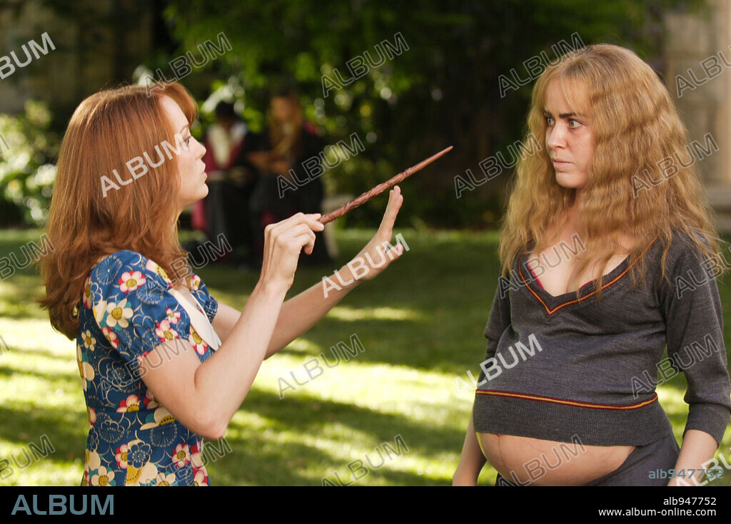 CRISTA FLANAGAN and JAYMA MAYS in EPIC MOVIE, 2007, directed by AARON SELTZER and JASON FRIEDBERG. Copyright New Regency Pictures/Regency Enterprices.
