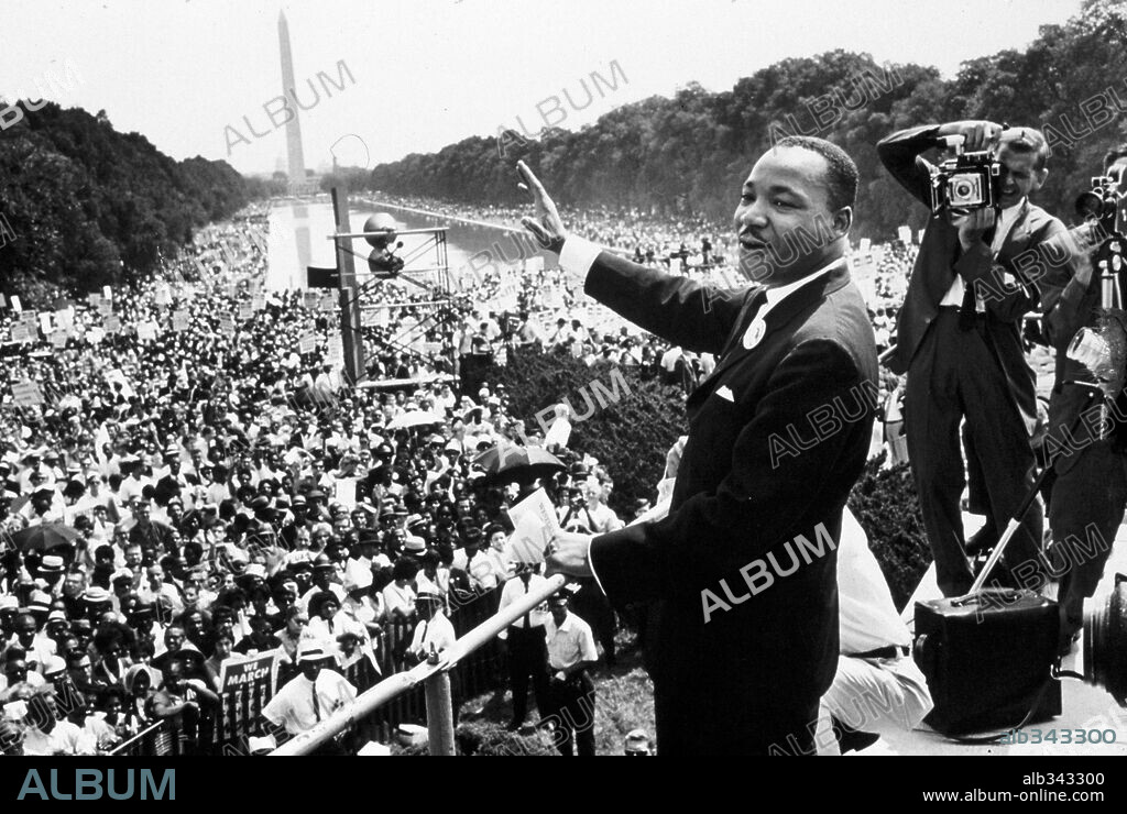 Martin Luther Kings address a crewd of 200.000 in a demonstration to protest racial inequality. In his "I have a dream" speech.