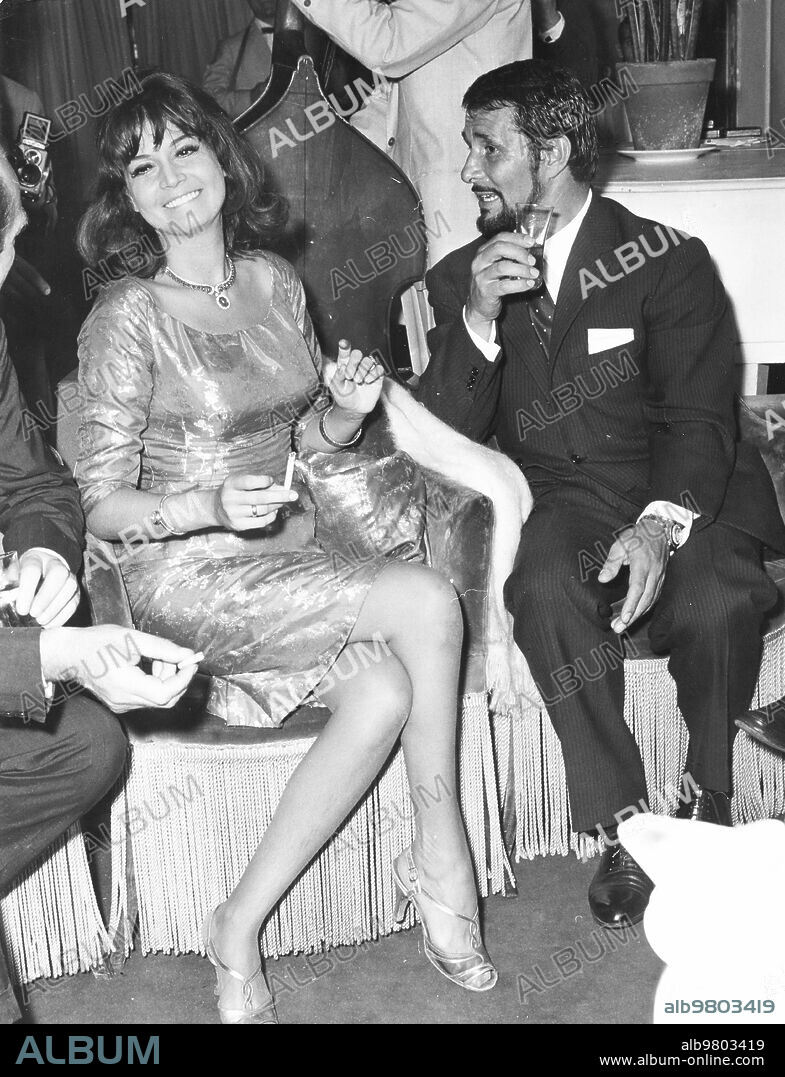 Eva bartok, giorgio tozzi, open gate club, rome 1961.